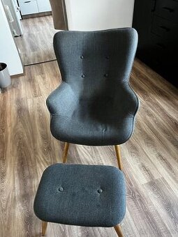 Křeslo IKEA s podnožkou – moderní styl, velmi dobrý stav
