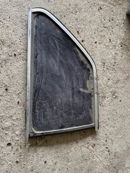 Zadní boční sklo bmw e30 coupe