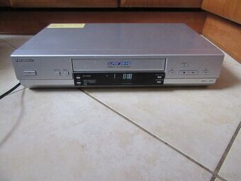 Nabízím video Panasonic Super Drive. Plně funkční. Bez dálko