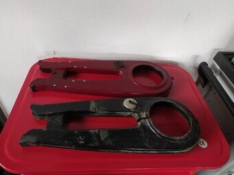 Kryt řetězu ČZ 250 350 kývačka