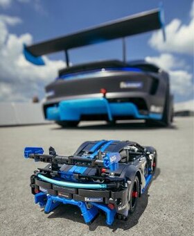 Lego TECHNIC Porsche GT4 e-Performance