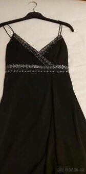 Plesové šaty s přehozem