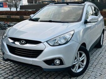 Hyundai ix35 2.0i BENZIN AUTOMAT VÝHŘEV SENZORY SERVISKA