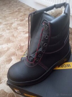 Prodám nové pracovní zimní boty velikost 45