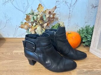 Celokožené dámské boty Baťa vel. 38