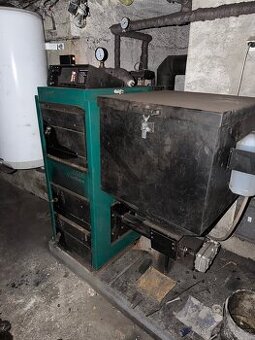 Kotel na uhlí a pelety, splňuje emise