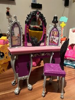 stoleček pro panenky