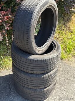 Letní pneu kumho 215/45 R16