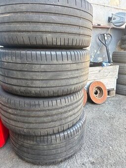 275/35r20