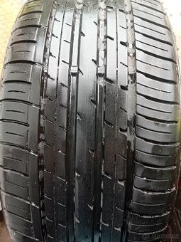 Prodám 2ks pneu 225/45/17 /Letni
