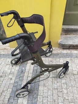 odlehčené seniorské chodítko se sedátkem B+B