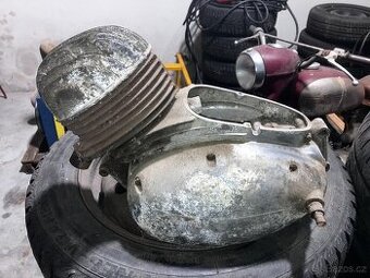 motor z motocyklu ČZ 150