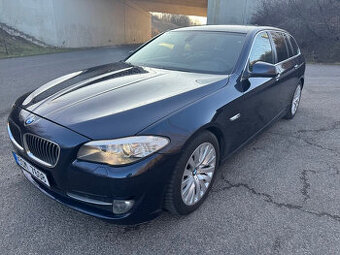 BMW F11 530D 180kw automat 8HP tažné 2t kůže xenon