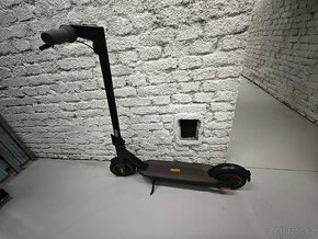 Elektrická koloběžka Ninebot Segway MAX G30