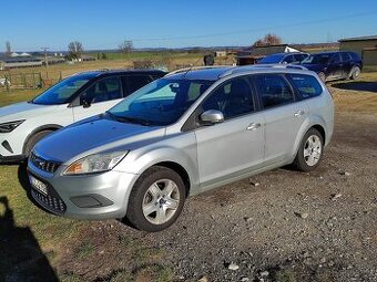 Prodám FORD FOCUS Kombi 2010 benzín