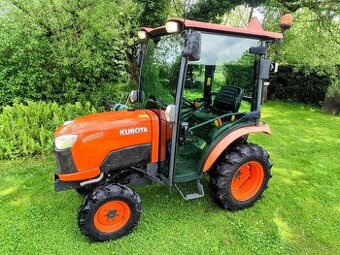 Malotraktor KUBOTA B2650 + nové rozmetadlo WESSEX, STK
