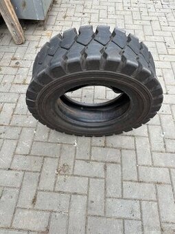 Pneu 28x9-15 IC40