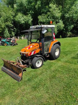 Traktor ISEKI 3030 diesel s přední radlicí
