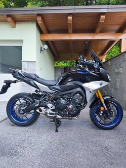 Yamaha tracer 900gt 2020 na podvozku öhlins.
