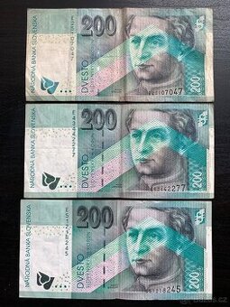 3ks slovenských bankovek - hodnota každé 200 slovenských kor