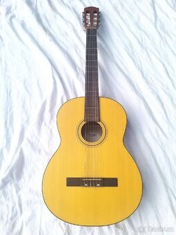 Fender klasická kytara