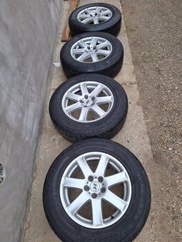 Zimní Alu s pneu R17 z auta Hyundai Santa Fe