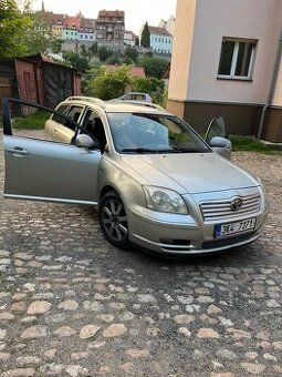 Toyota AVENSIS CDT 250l