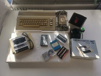 Starý retro počítač Commodore 64