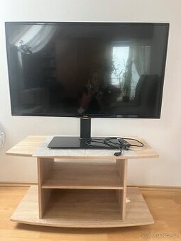 Televize se stojanem