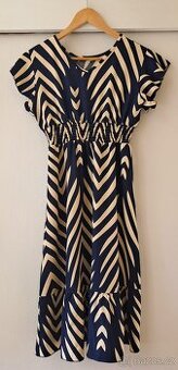 Krásné dívčí šaty vel. 12 let