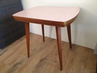 Retro otocny stolek pod TV