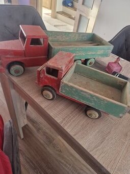 Stare dva auta velke