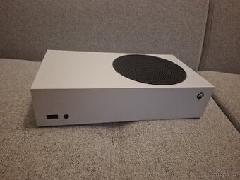Xbox series S 512g + hry - 1
