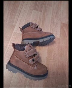 Chlapecké zimní kotníkové boty F&F vel. 21