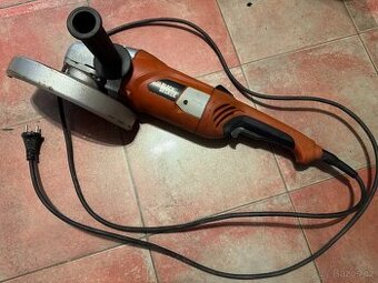 Úhlová bruska Black & Decker KG2000