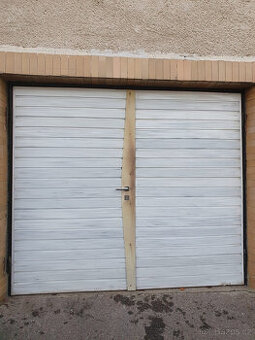 garážová vrata zateplená