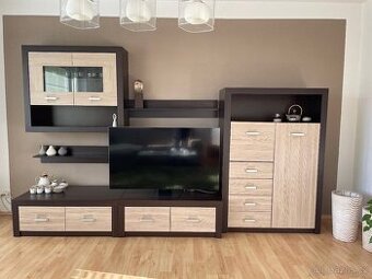 Pěkná obývací stěna