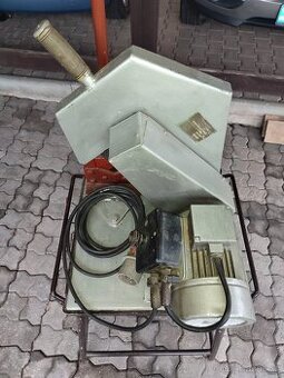 Stolní rozbrušovaci pila se Svěrákem