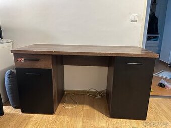 Psací stůl