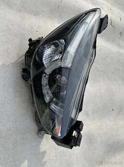 Mazda 2 DD, LED pravý přední světlomet