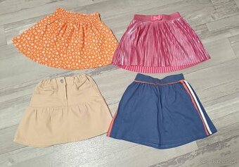 Dívčí sukně