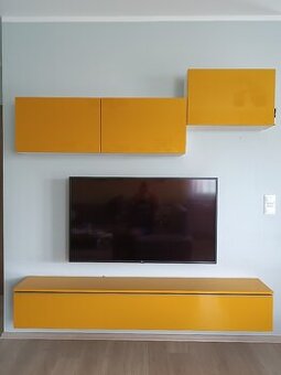 Obývací stěna IKEA Besta, žlutá, vysoký lesk, TOP stav
