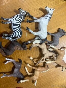 Schleich a kone bez značek ,jezdci Schleich