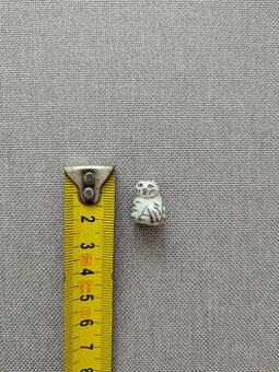 Porcelánový korálek - kočička, cca 1,5 cm