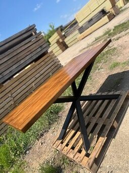 Akce Jídelní stůl s bukovým masivem