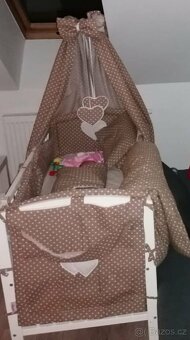 3dílný kovový rám na nebesa do postýlky+ příslušenství čtěte