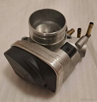 Škrtící klapka VAG 06A133062A