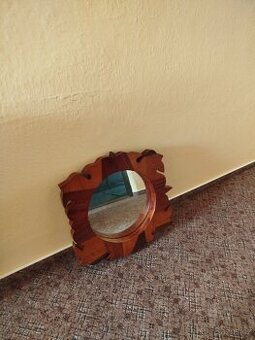 Prodám malé zrcadlo