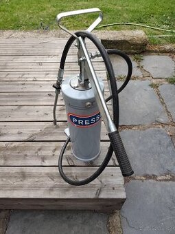 Mazací lis Pressol.