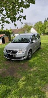 Volkswagen Touran (SMS prosím)